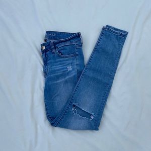 american eagle blue ripped jeans